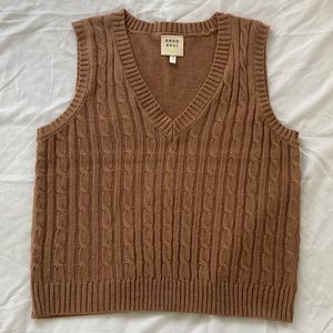 Women’s pullover vest